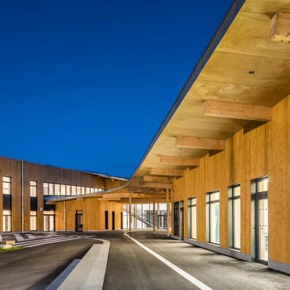 archi5: Grupo escolar Jean-Louis Etienne