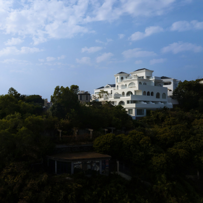 GS Design: Miyue · Blue & White Cliffside Resort