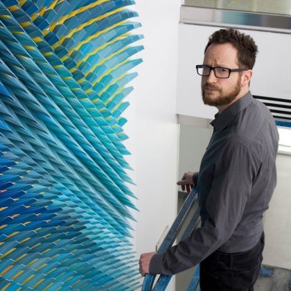 El kirigami y la tecnología recortan juntos una silueta extraordinaria