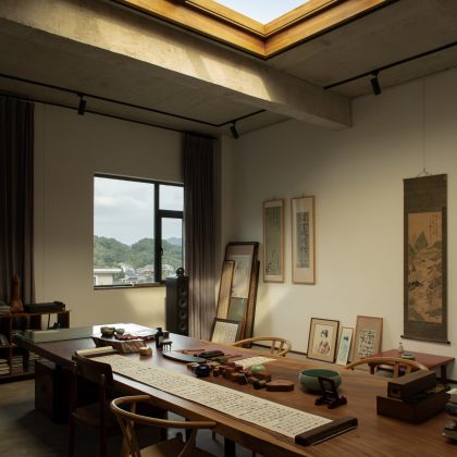 Jishang Space Design:Villa Contemplativa con Vista a la Montaña,