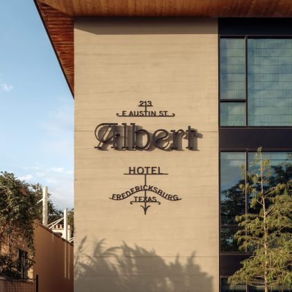 Clayton Korte: Hotel Albert